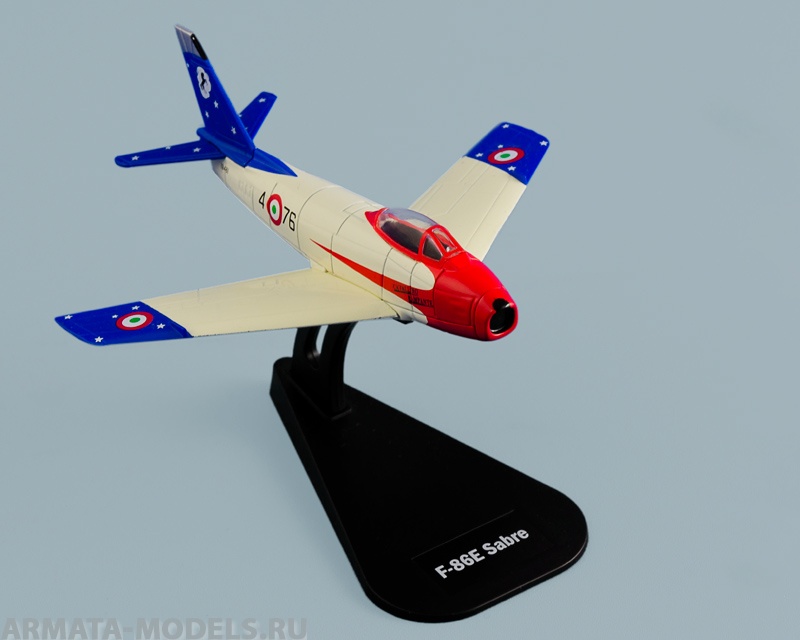 

48117ИТ Самолет F-86E Sabre quot;Cavallino Rampantequot;