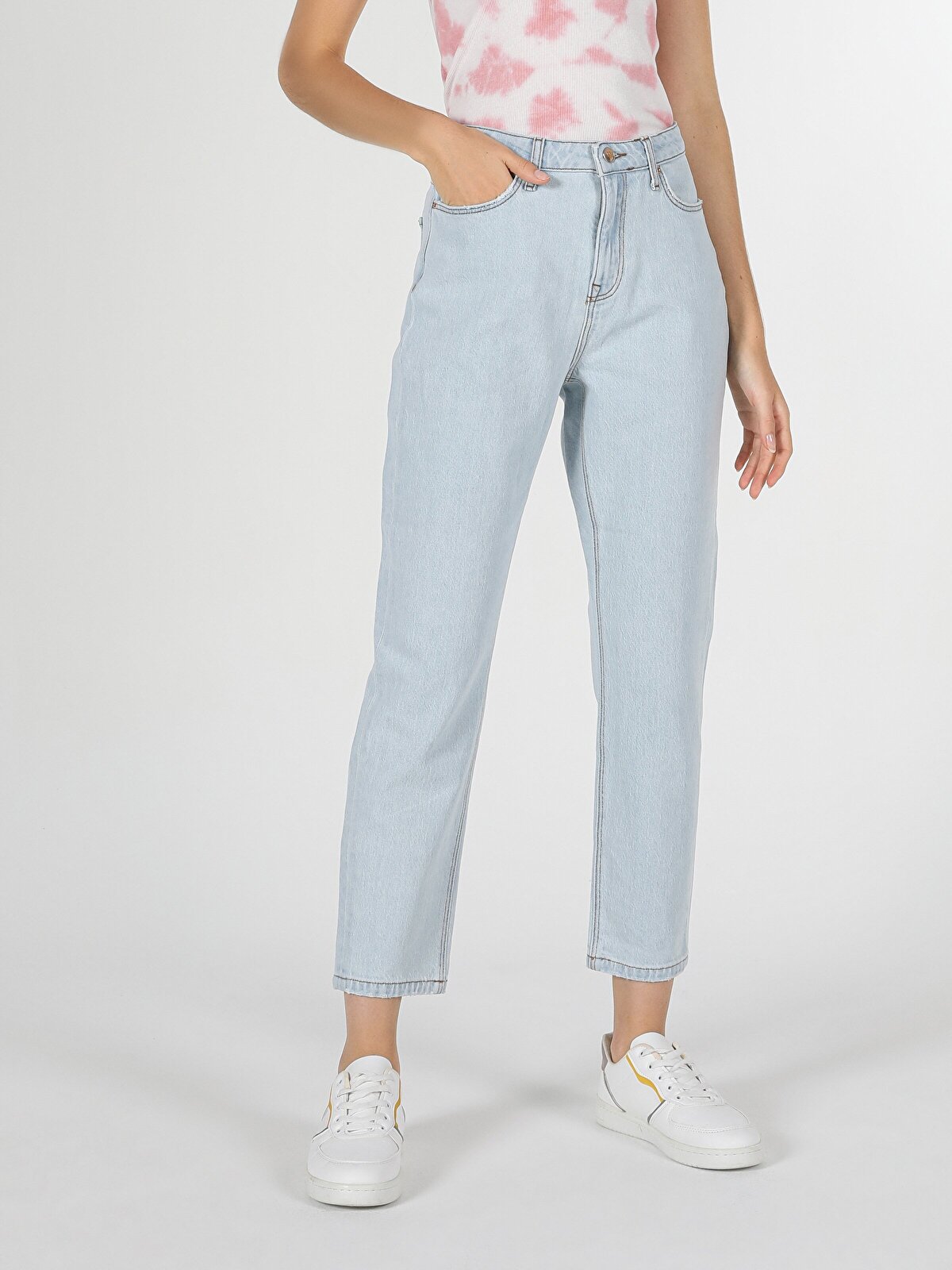 

Джинсы женские Colins CL1059327_Q1.V1_DN41910 голубые 30-30 INT, Голубой, CL1059327_Q1.V1_DN41910