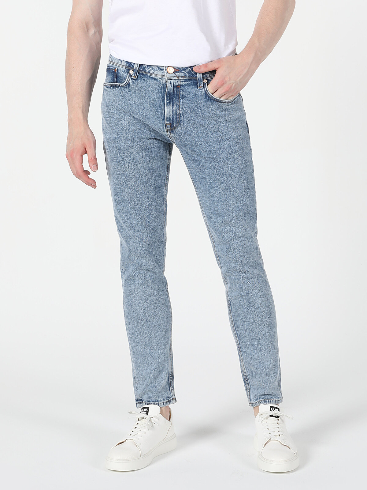 

Джинсы мужские Colins CL1059238_Q1.V1_DN42030 голубые 30-32 INT, Голубой, CL1059238_Q1.V1_DN42030