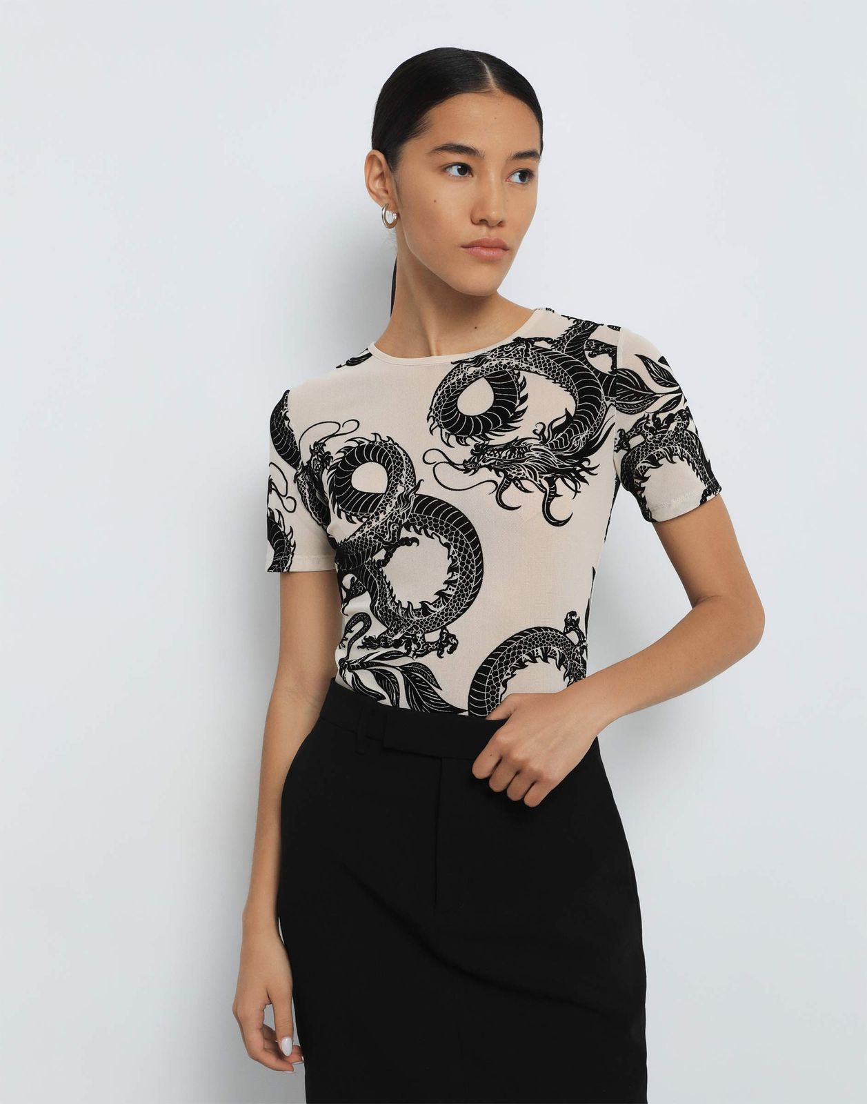 

Футболка женская Gloria Jeans GKT024663 бежевый/разноцветный M/170, GKT024663