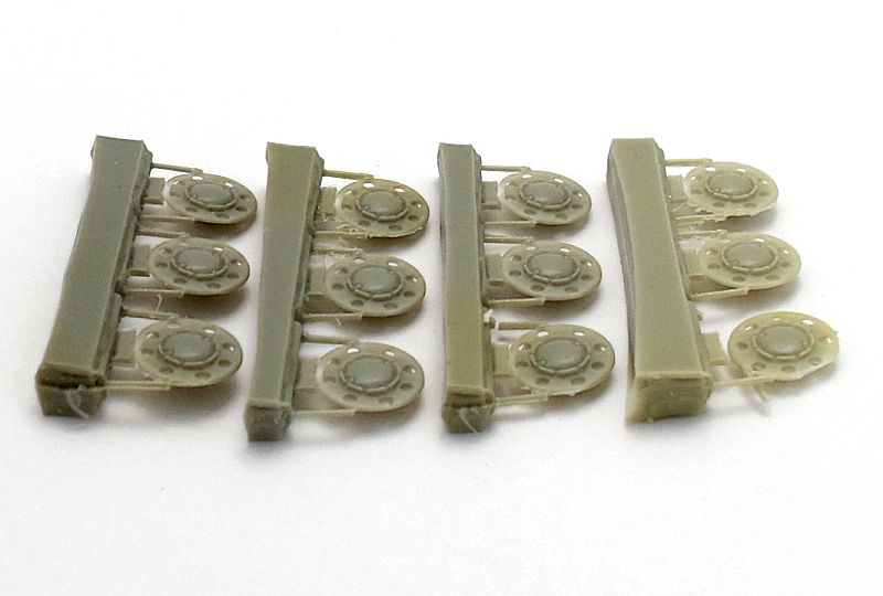 

Диски Zebrano 1/35 опорных катков танков КВ ZA35250, 12 штук