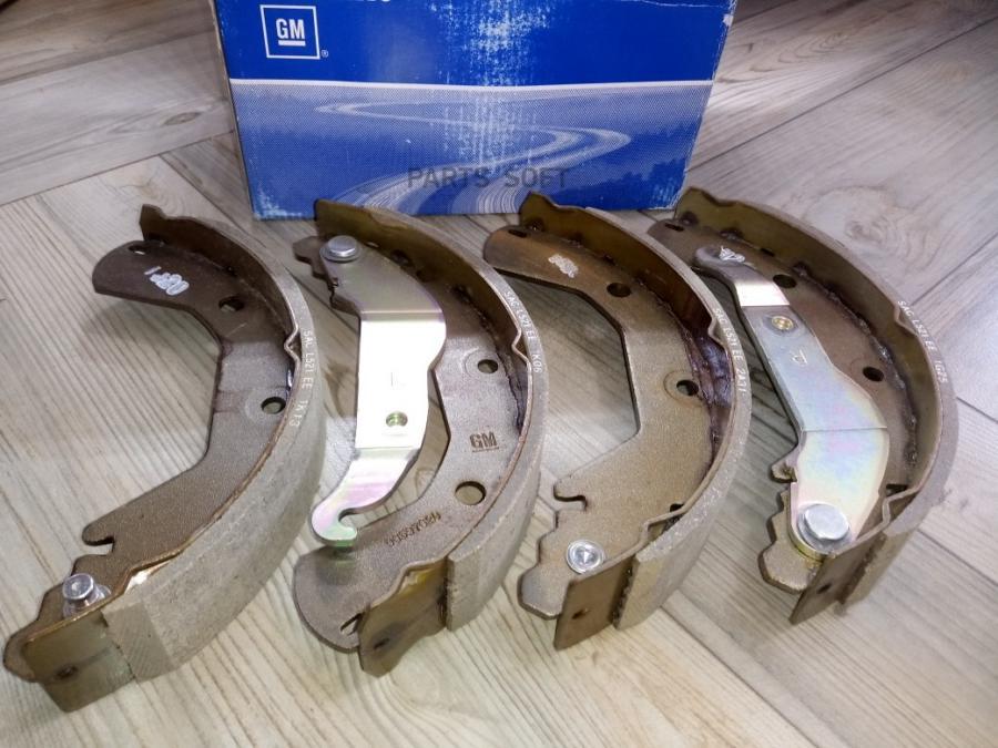 

Колодки тормозные задние GENERAL MOTORS 95231476