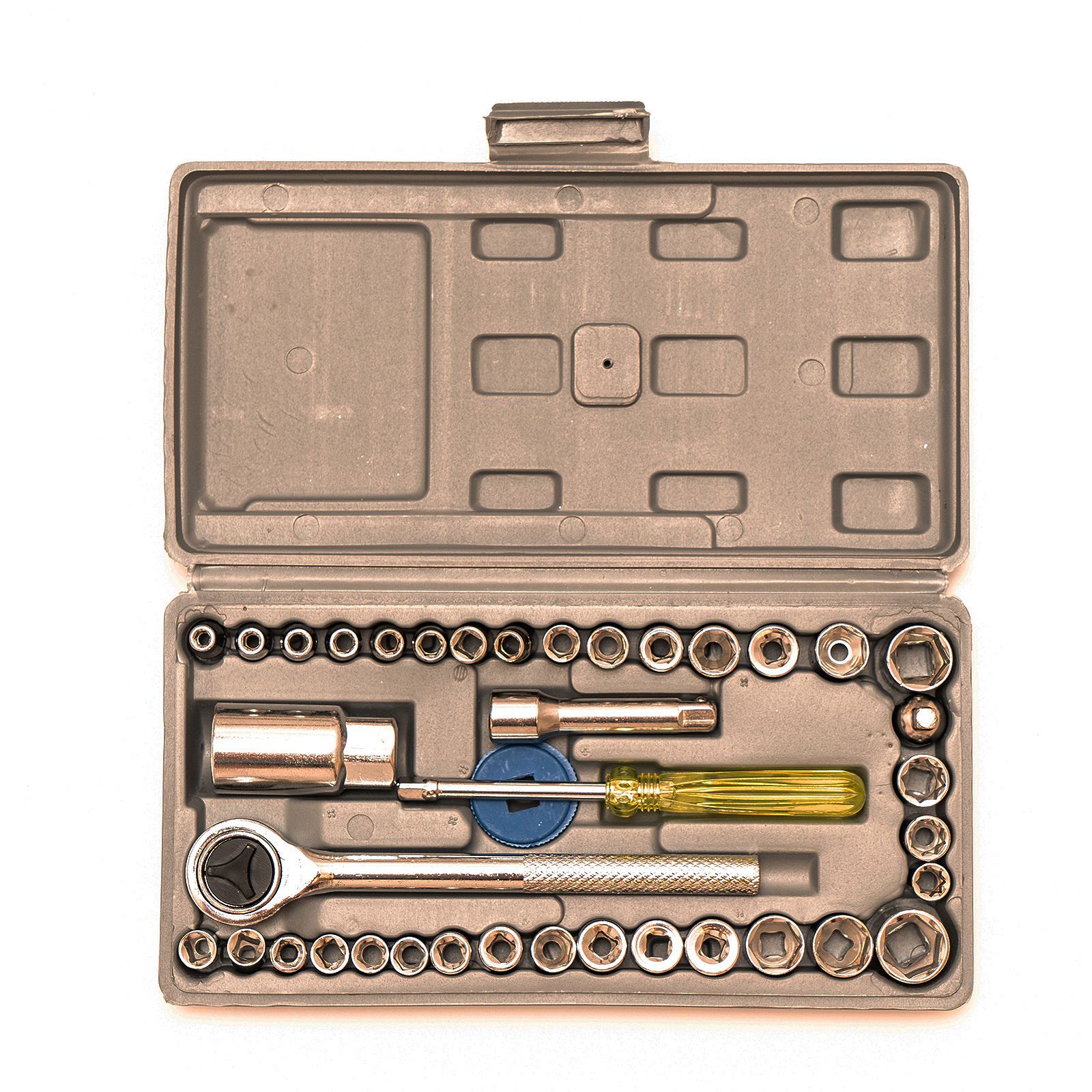 Подарочный набор ручного инструмента УМЕЛЕЦ 40 предметов в кейсе подарочный футляр под шашку кожа светлый