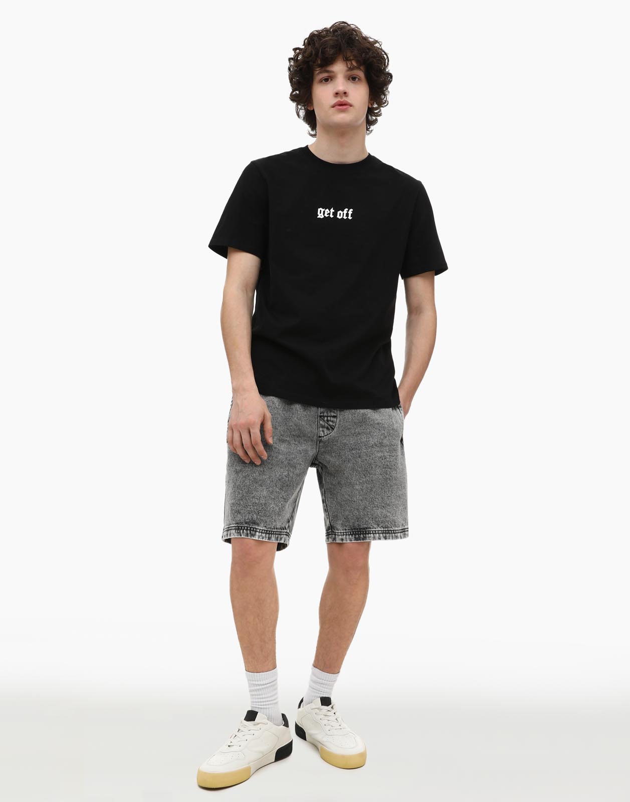 

Футболка мужская Gloria Jeans BKT013565 черная XS, Черный, BKT013565