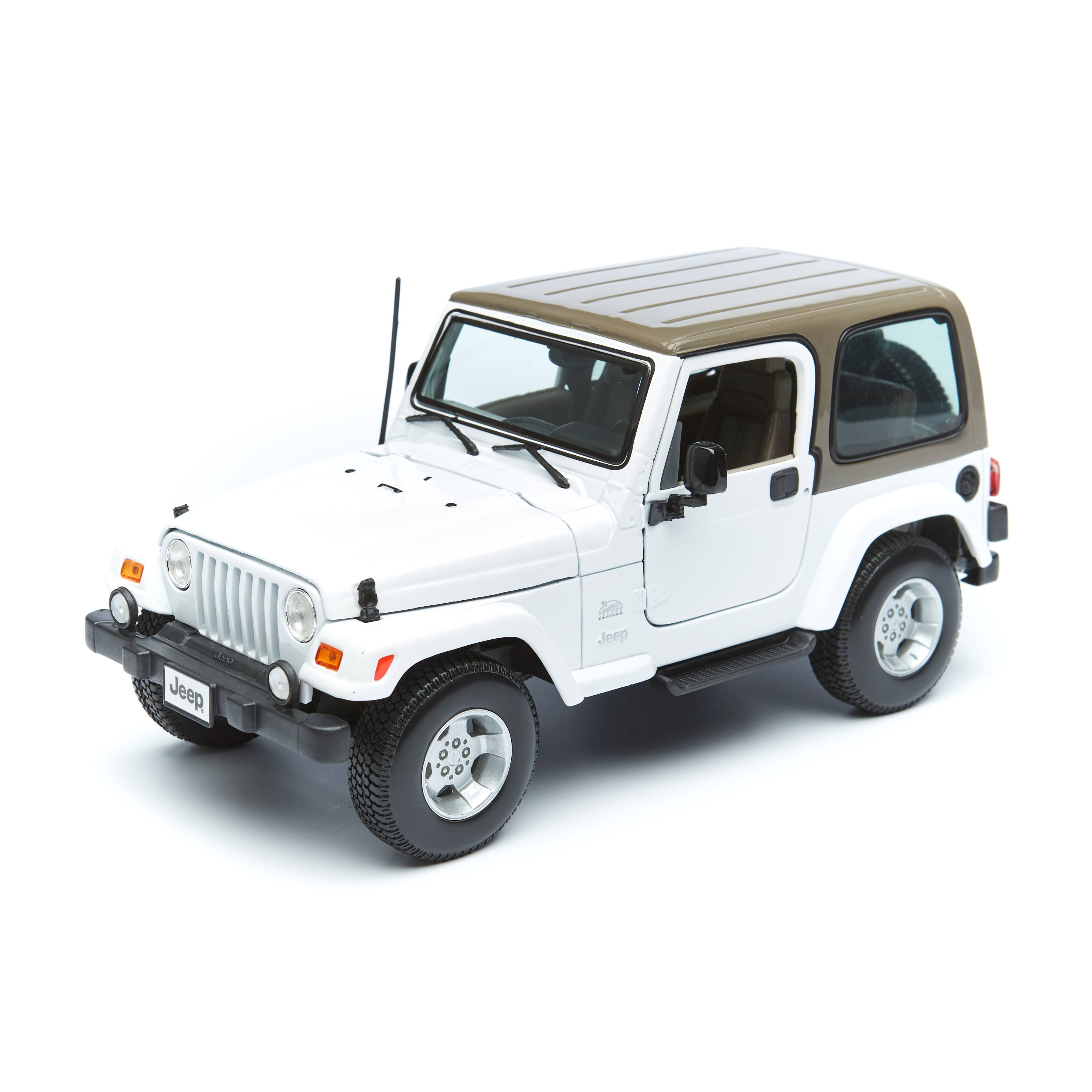 

Maisto Машинка Jeep Wrangler Sahara, 1:18 белый 31662, 31662