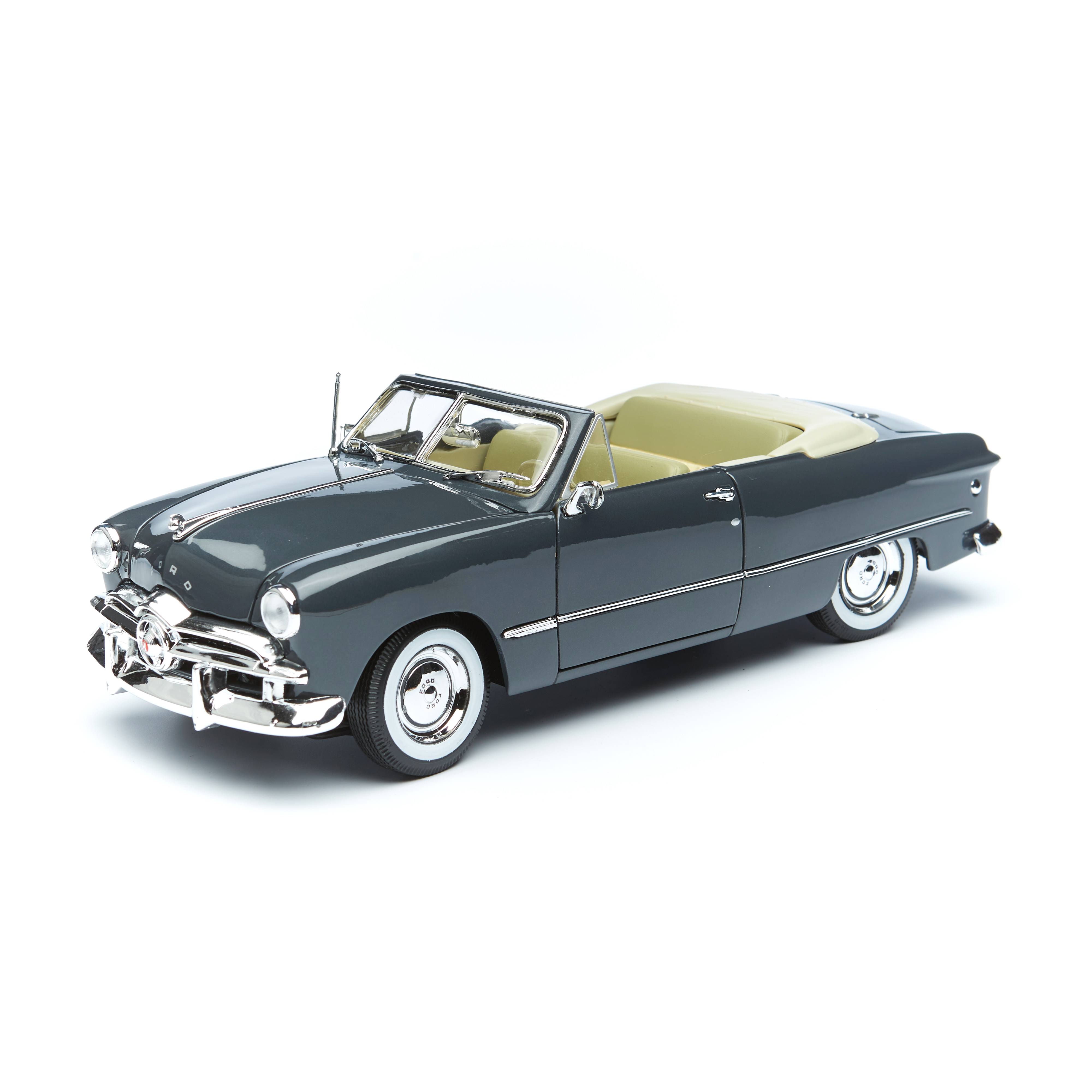 

Maisto Машинка Ford 1949, 1:18 серый 31682, 31682