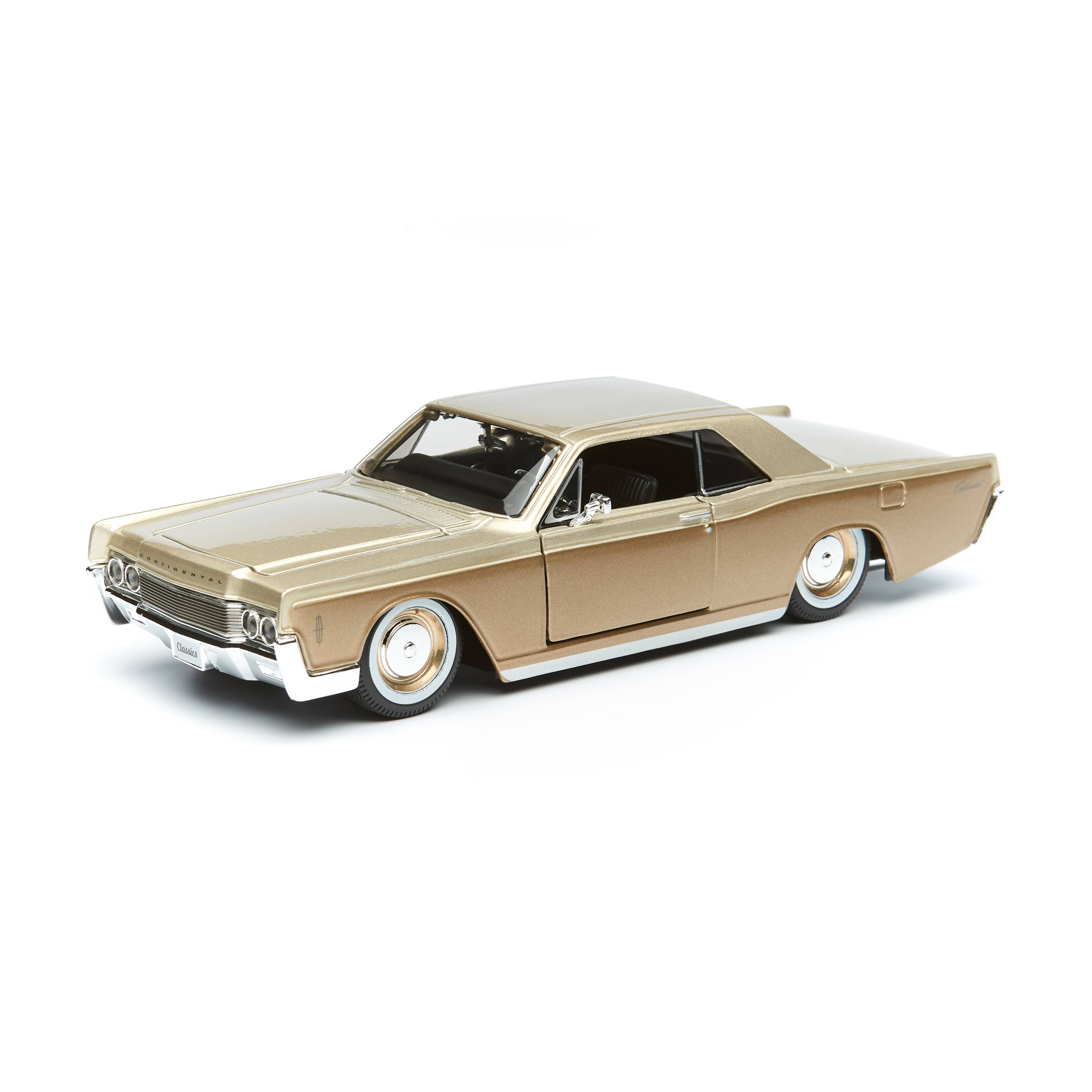

Maisto Машинка металлическая 1:24 DESIGN LINCOLN CONTINENTAL 1966, бежевый, 32531 32531, 32531