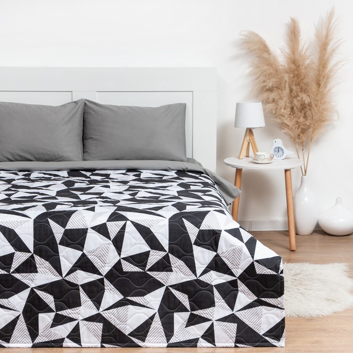 

LoveLife евро макси, Black and white 240х210 см, новосатин, 80 г/м2