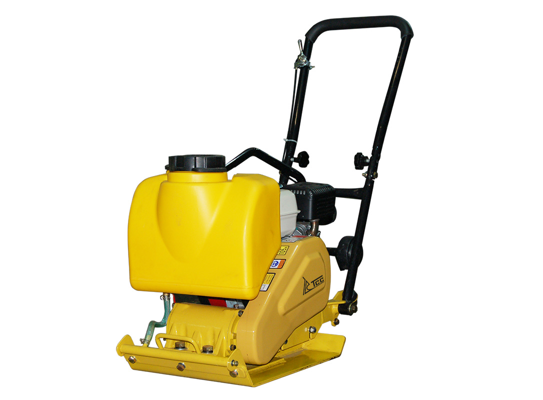 фото Виброплита tss-vp80th (колесный комплект, бак)