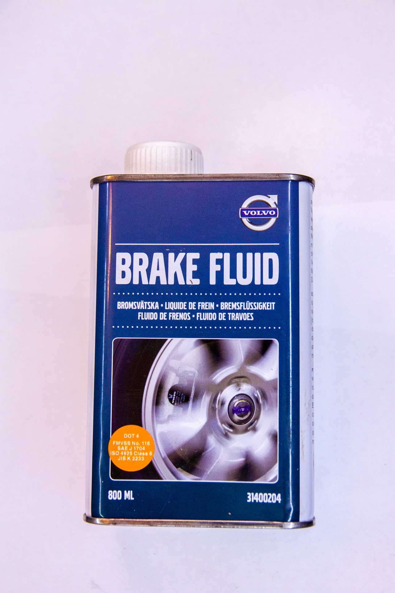 Жидкость тормозная VOLVO Brake Fluid DOT4+ 800 мл 32214958