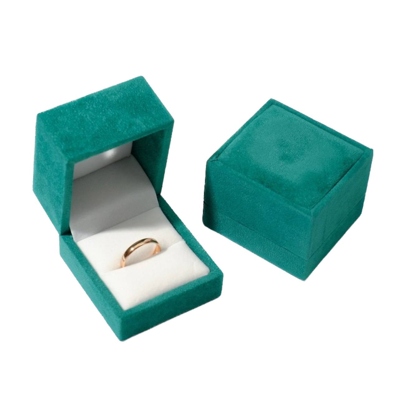 

Футляр бархатный под кольцо "Квадрат", 6*6,5*5см, цвет зелёный, Wedding