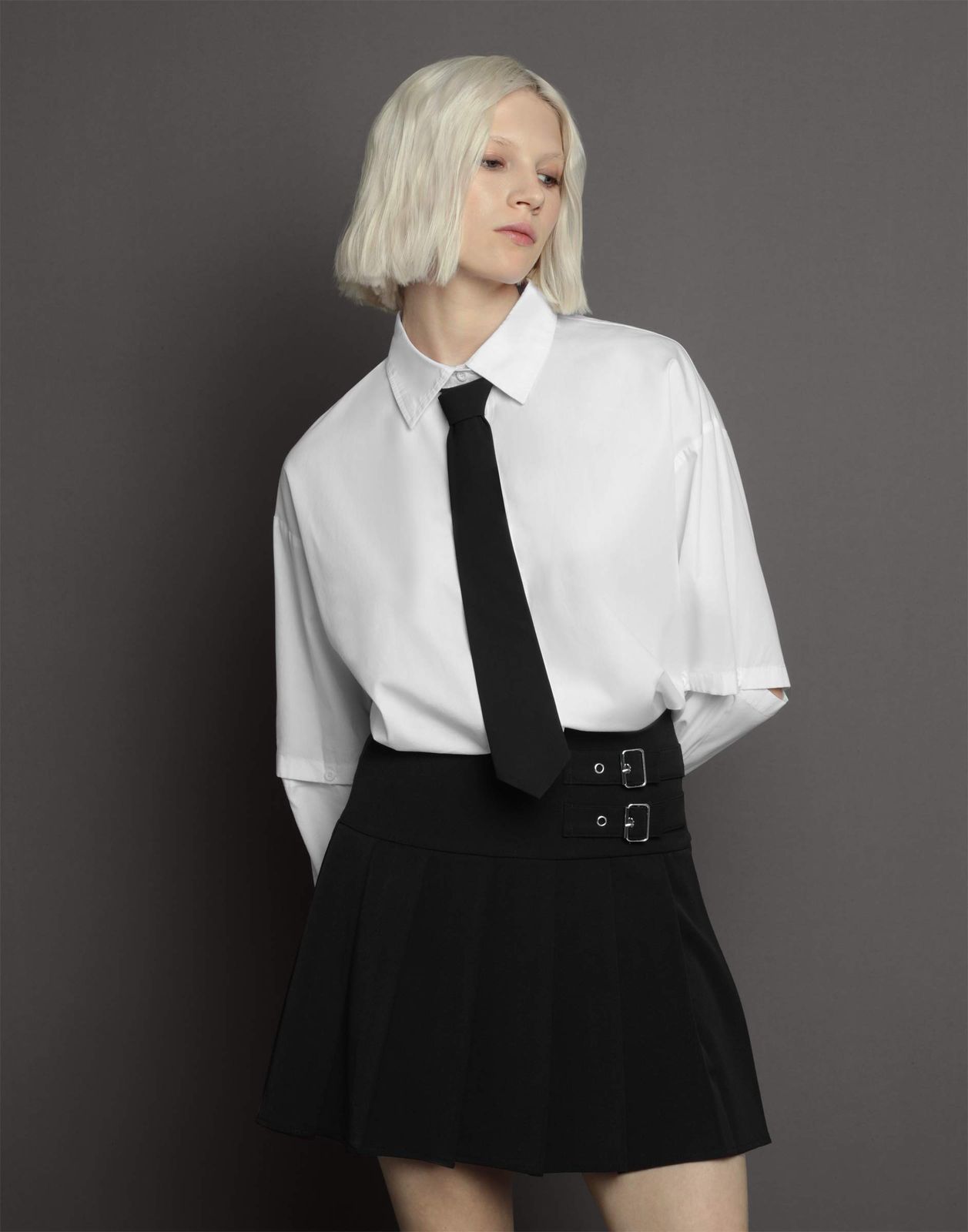 

Рубашка для девочки Gloria Jeans GSE001472 белый XXS/152, GSE001472