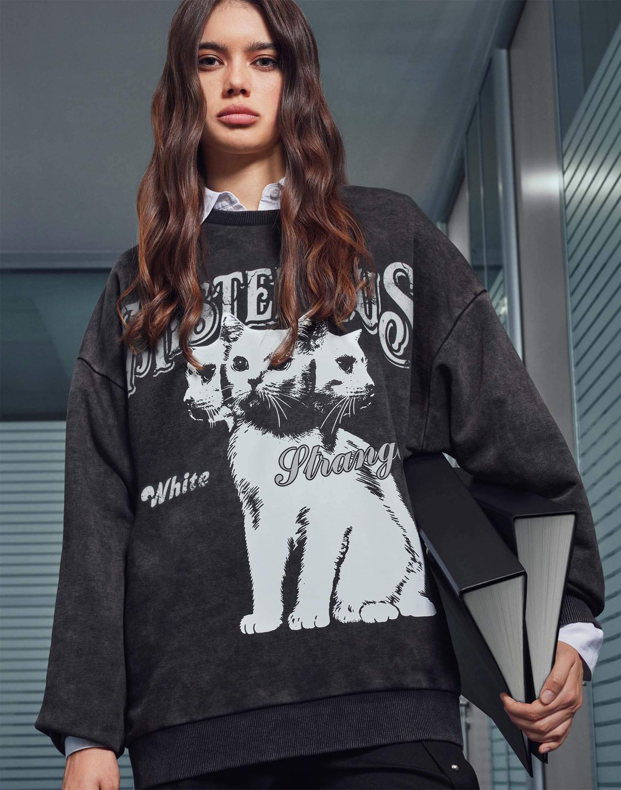 

Свитшот для девочки Gloria Jeans GAC024112 черный 14-16л/170, GAC024112
