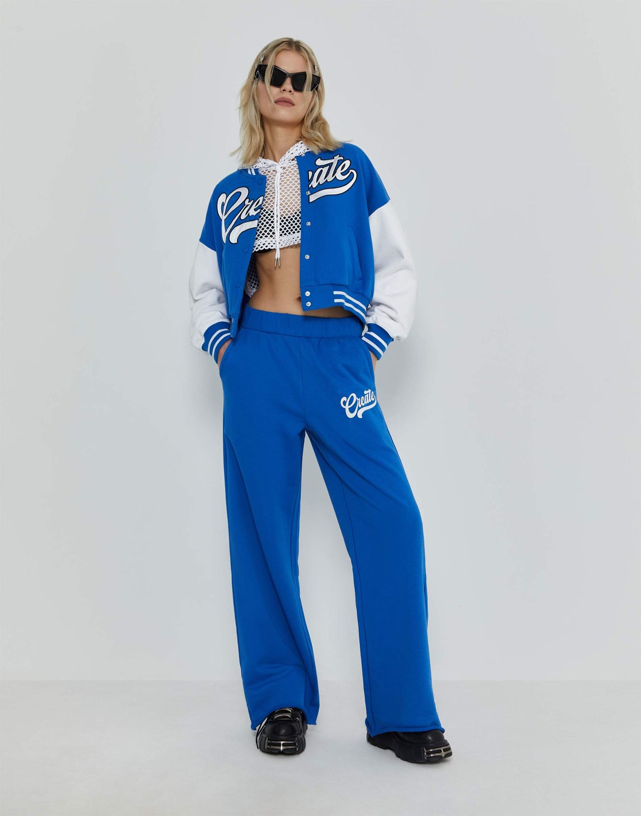 

Брюки детские Gloria Jeans GAC022657, синий, 134, GAC022657