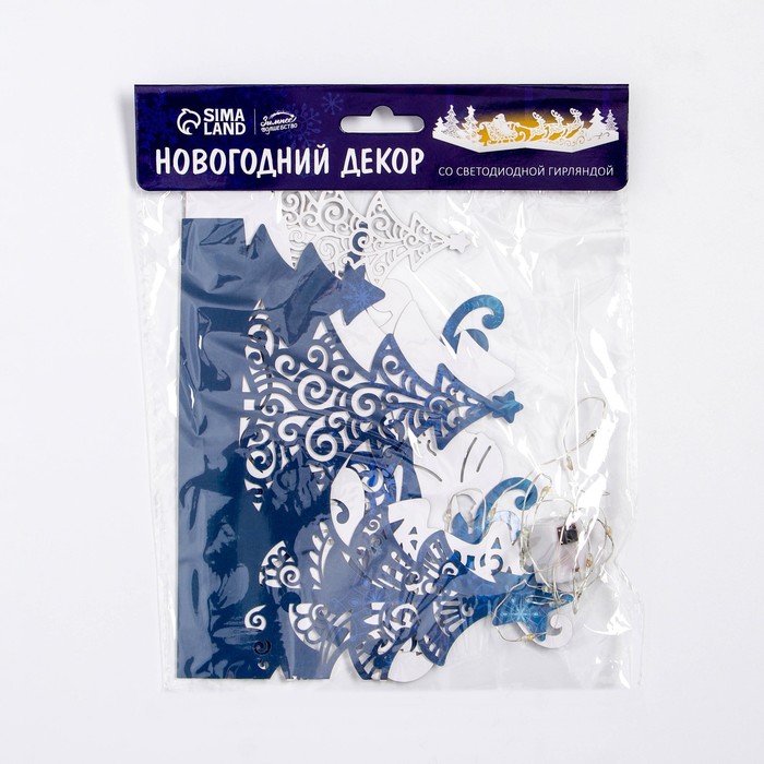 

Украшение с гирляндой Сани