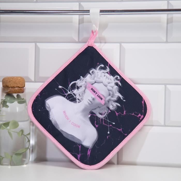 

Доляна Прихватка Доляна Don’t look 17х17 см, 35% хлопок, 65% пэ, ватин 250 г/м2, Розовый