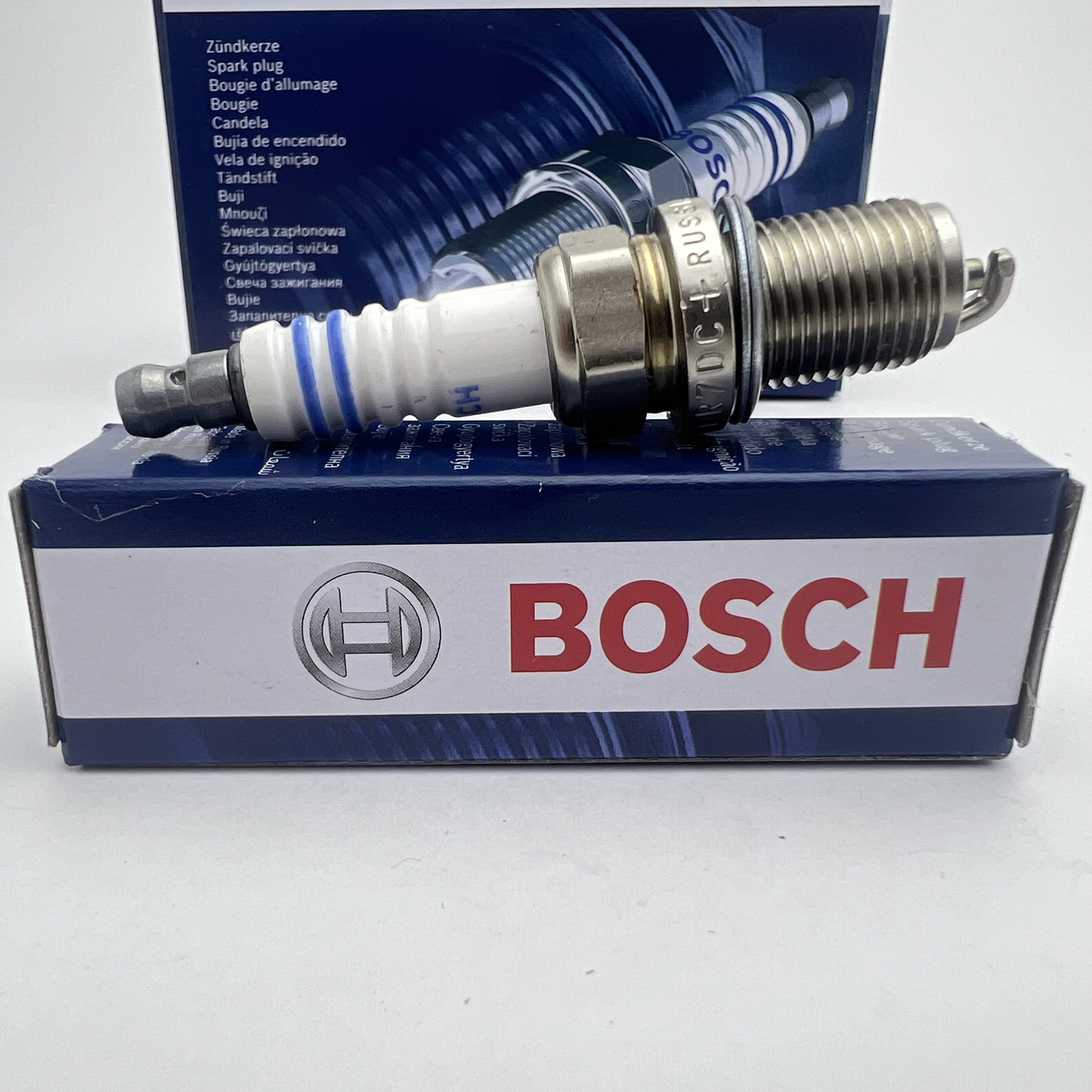 Свеча зажигания, Bosch. 1 штука. Артикул : 0242235666