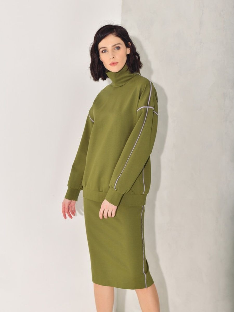 

Костюм женский AVEMOD AVE3773 зеленый 52 RU, AVE3773