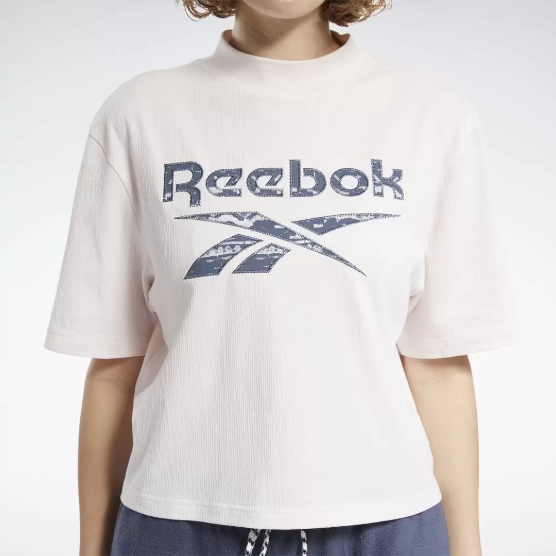 

Футболка женская Reebok FT6267 белая M, Розовый, FT6267