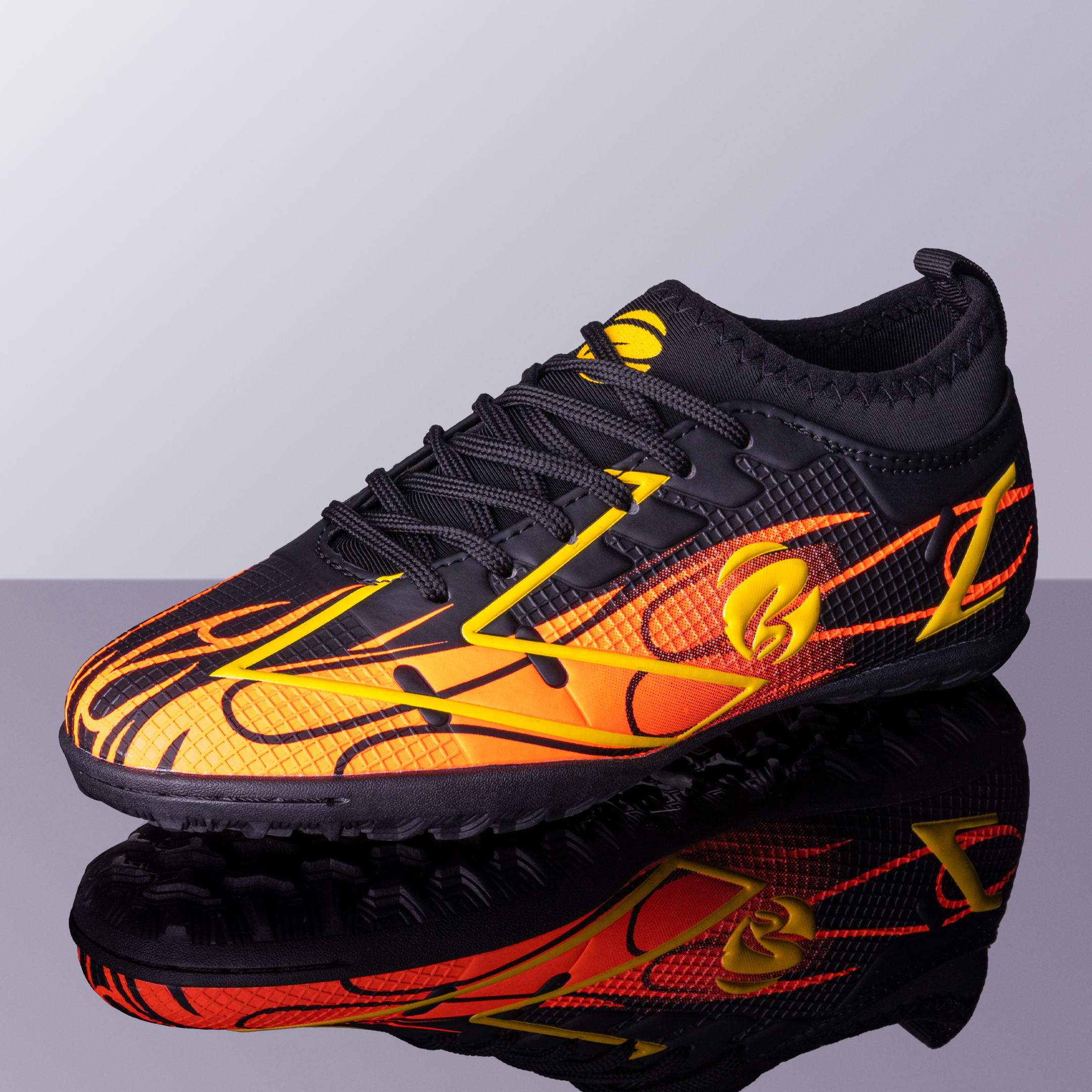 

Спортивные футбольные бутсы Backheel BLACK 210809 многошиповые мужские размер 42, Черный;оранжевый, 210809