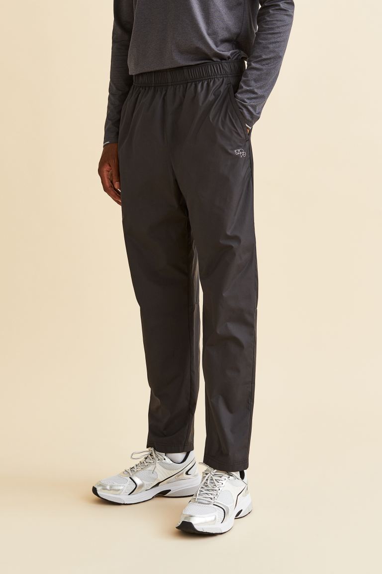 

Брюки мужские H&M 1090461001 черные XS (доставка из-за рубежа), Черный, 1090461001