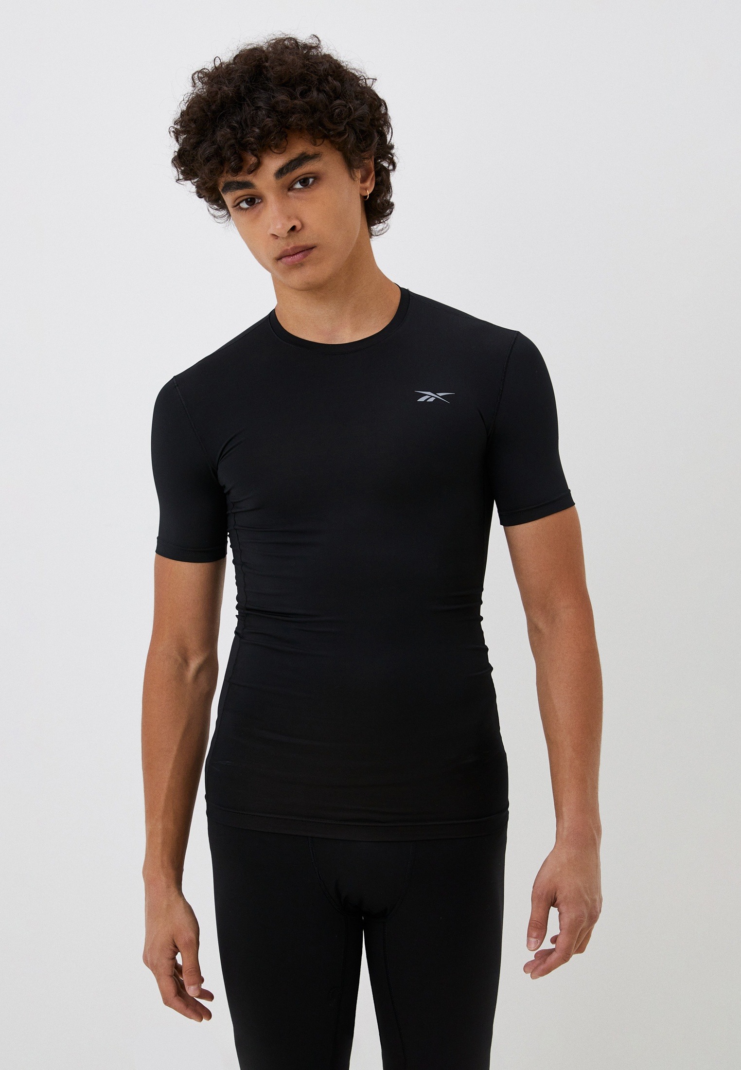 

Футболка мужская Reebok Compression T-Shirt черная M, Черный, Compression T-Shirt