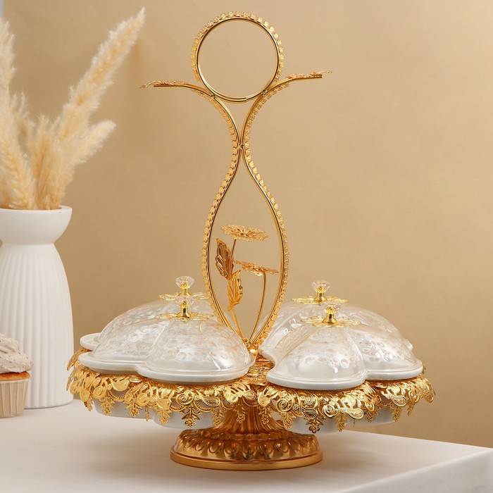 фото Подставка для десертов «сердца», 4 секции, 37×45 см, цвет металла золотой nobrand