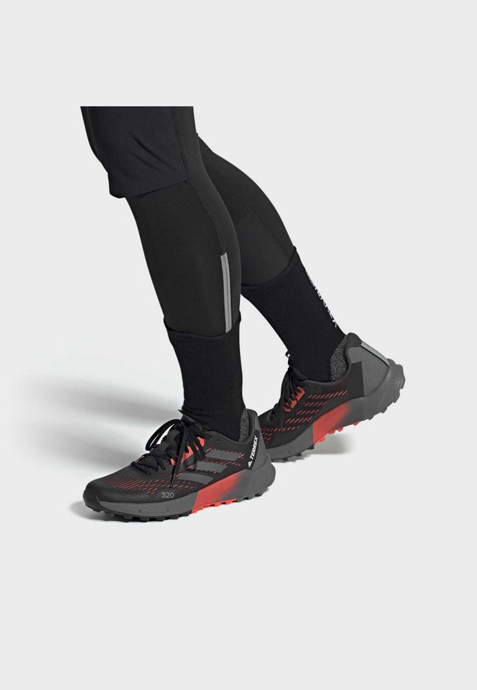 

Кроссовки мужские Adidas Performance AD542A4IE черные 46 EU, Черный, AD542A4IE