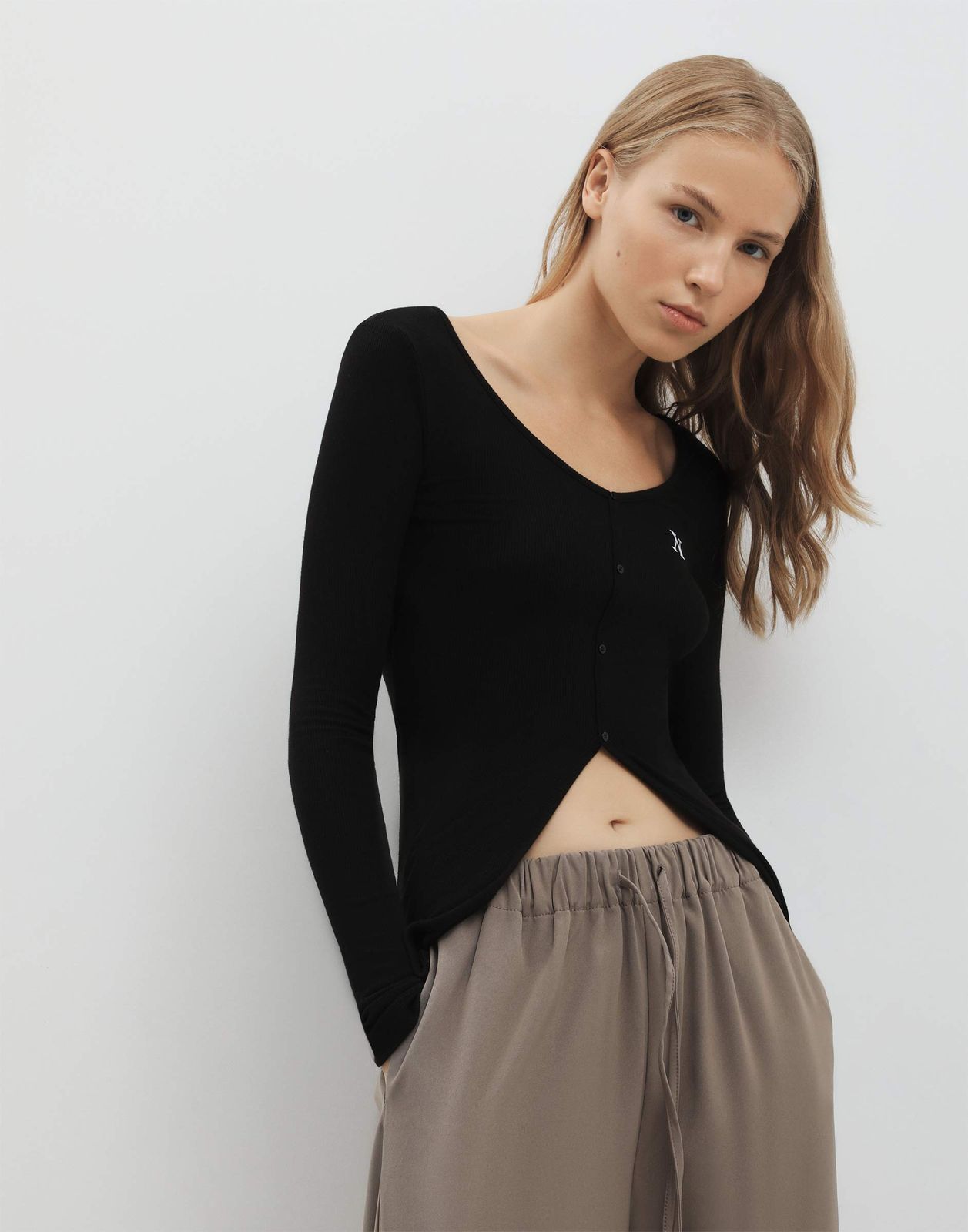 

Кардиган женский Gloria Jeans GKT022612 черный XL/170, GKT022612