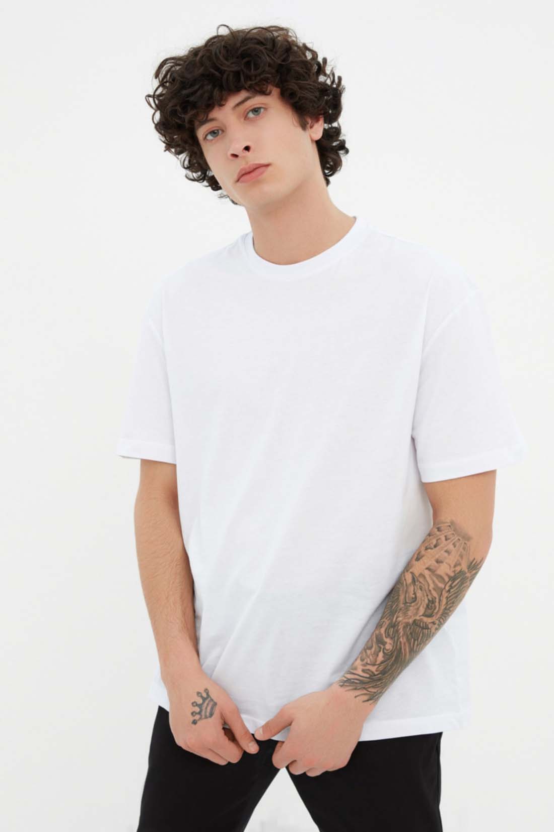 

Футболка мужская Trendyol TMNSS20TS0962 белая M, trendyol TMNSS20TS0962