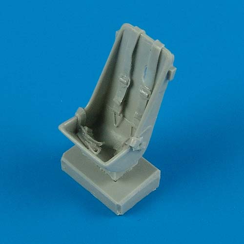 

Конверсионный набор Quickboost 1/48 для Me 163A seat with safety belts QB48 388