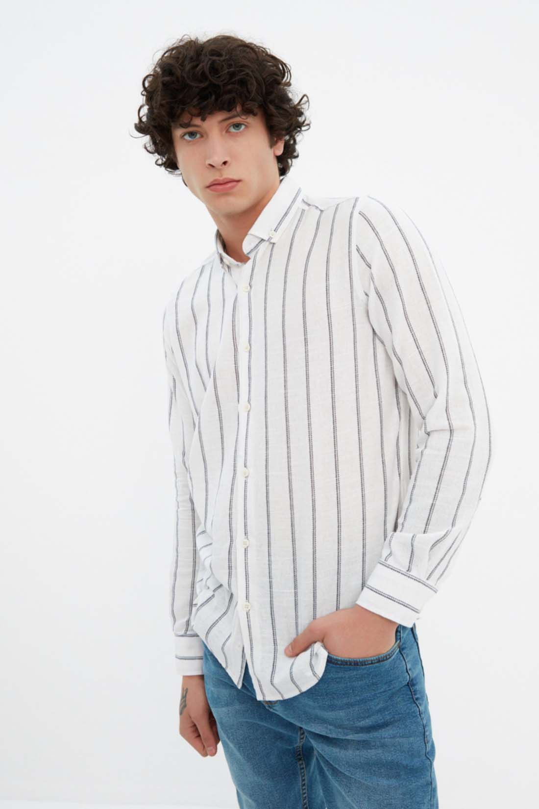

Рубашка мужская Trendyol TMNSS22GO0028 белая XL, Белый, trendyol TMNSS22GO0028