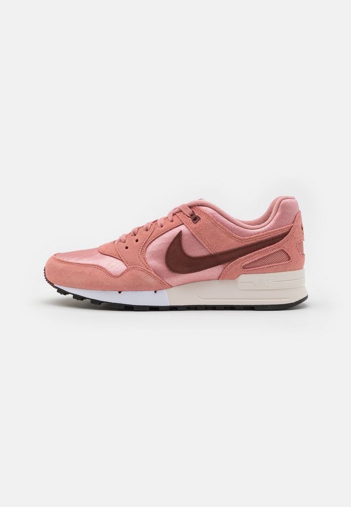 

Кроссовки мужские Nike NI112O0YF розовые 41 EU, Розовый, NI112O0YF