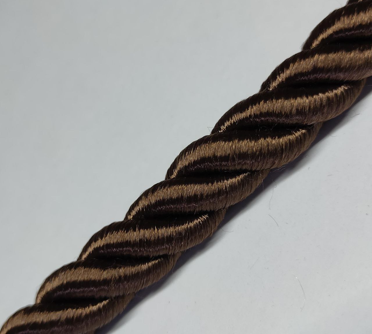 

Шнур декоративный idealtex 15Ш-24-21.0, длина 24 м, диаметр 15 мм, Коричневый, 15Ш21.0