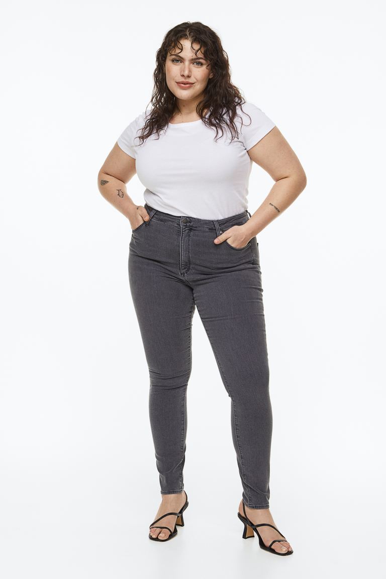 

Джинсы женские H&M 1092959005 черные 50 EU (доставка из-за рубежа), Черный, 1092959005