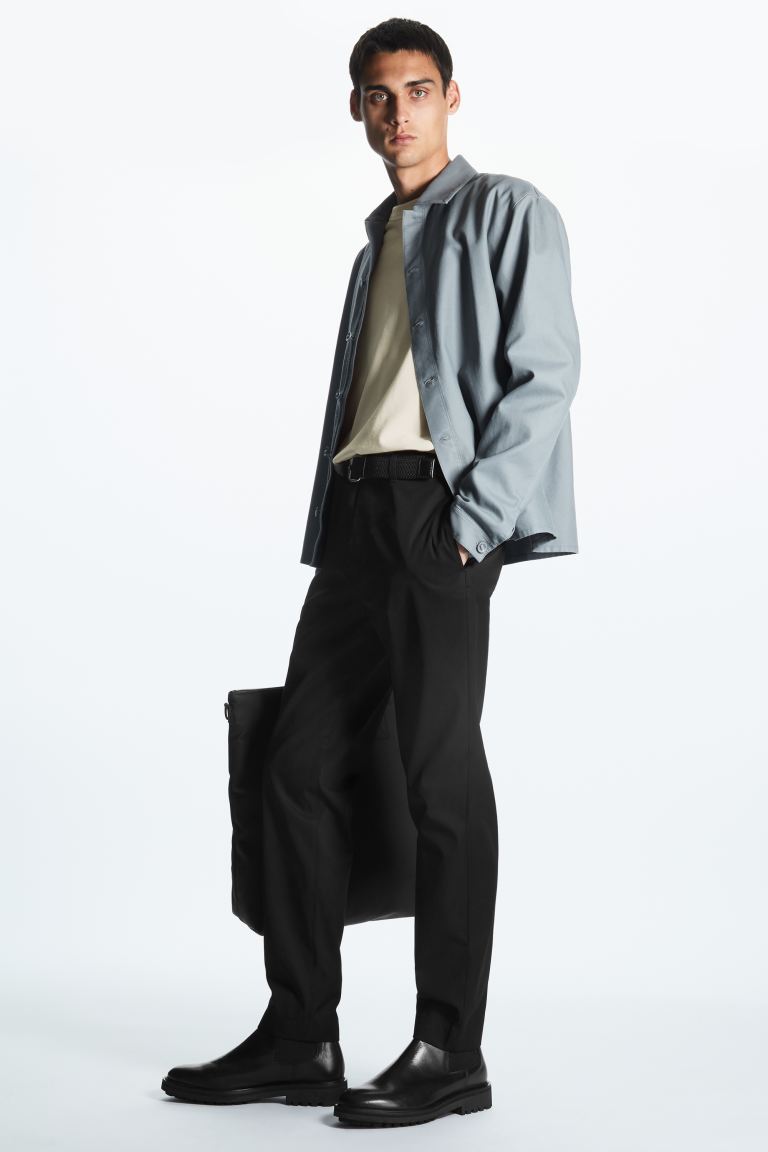 

Брюки мужские COS 1093245001 черные 54 RU (доставка из-за рубежа), Черный, 1093245001