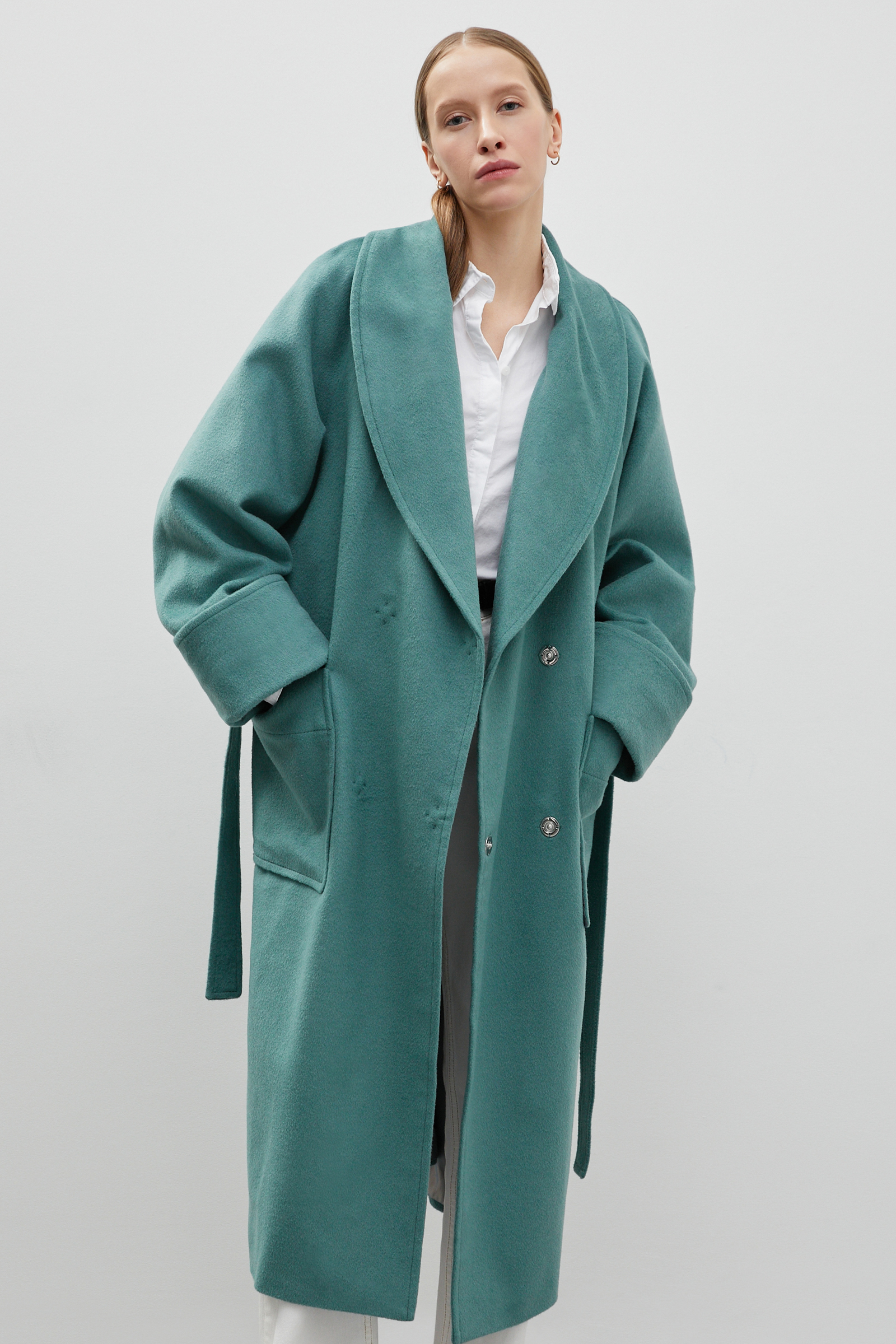 Пальто женское Finn Flare FBD11018 зеленое M