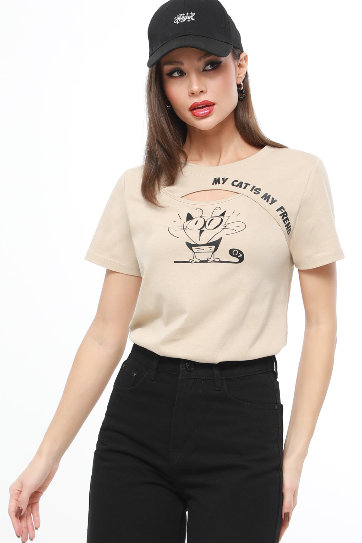 

Футболка женская DSTrend Авторский стиль бежевая 52 RU, Бежевый, Авторский стиль