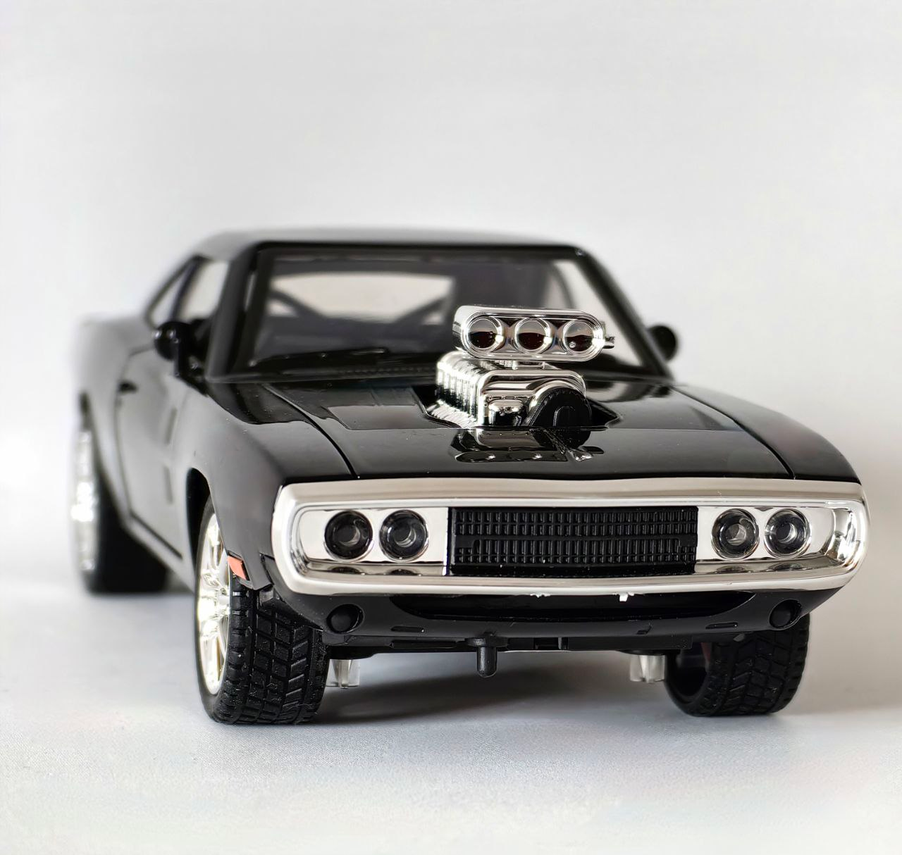 

Машинка металлическая Dodge, Черный