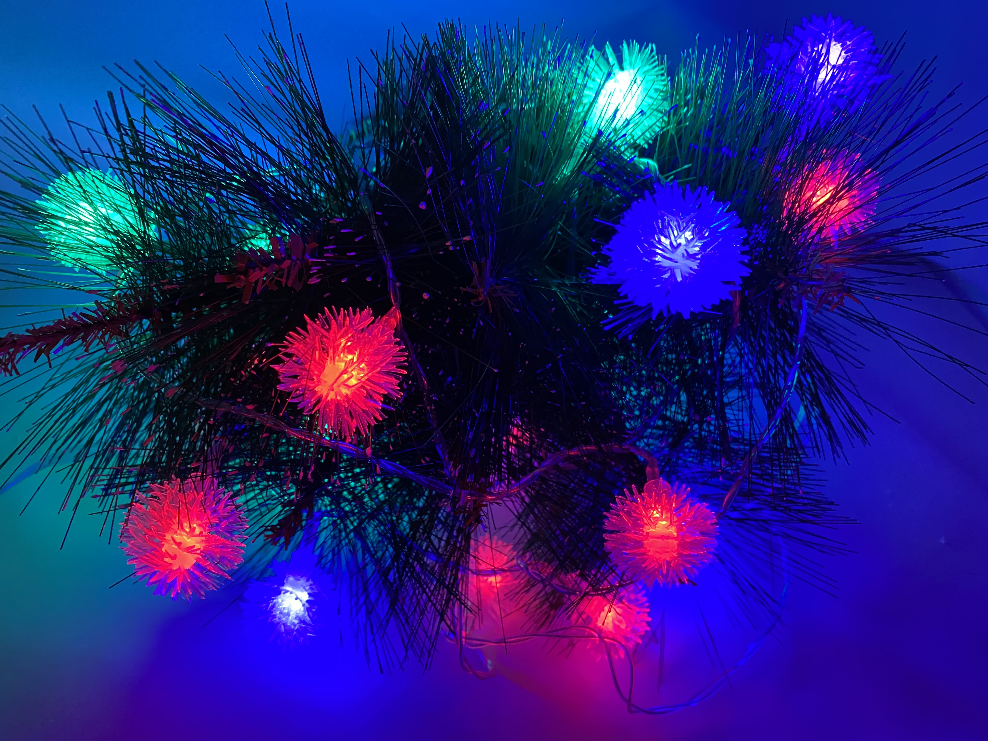 Световая гирлянда новогодняя Hobbi Land Снежинка-пушинка AZ2021-863 5 м разноцветный/RGB