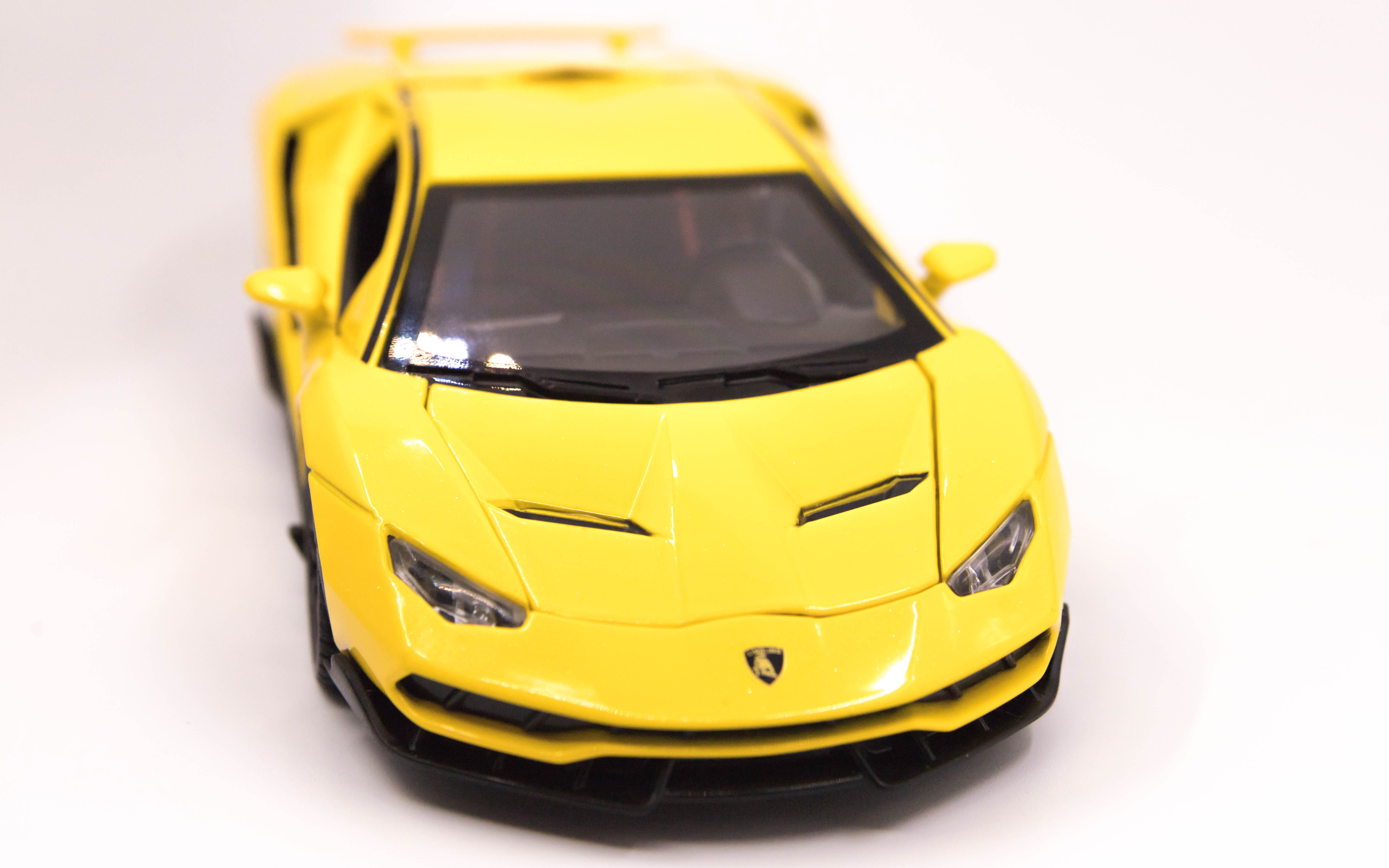 

Игрушечная машинка Масштабная модель Lamborghini Huracan, 21 см, Желтый