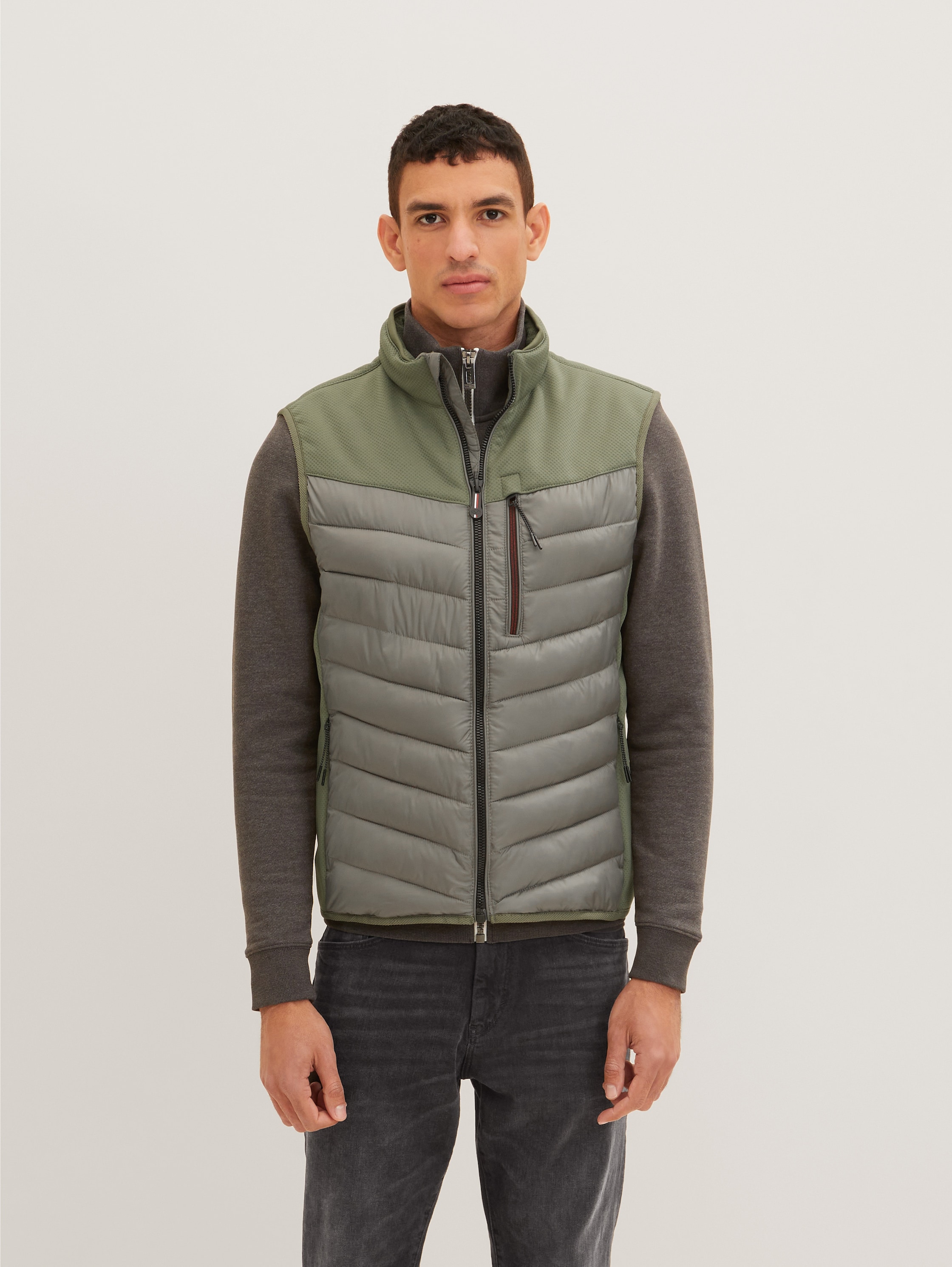 

Утепленный жилет мужской TOM TAILOR 1034435 зеленый XL, 1034435