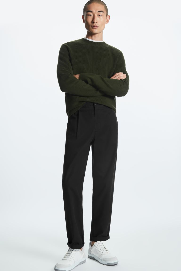 

Брюки мужские COS 1099048005 черные 54 RU (доставка из-за рубежа), Черный, 1099048005