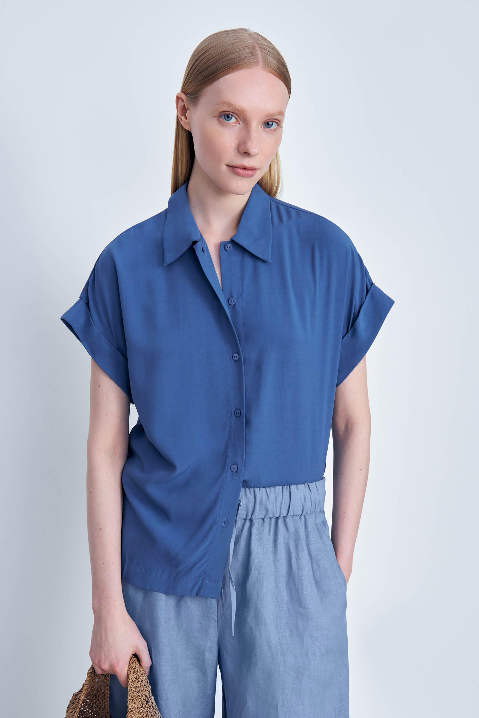 Рубашка женская Finn Flare BAS-10041 синяя XL