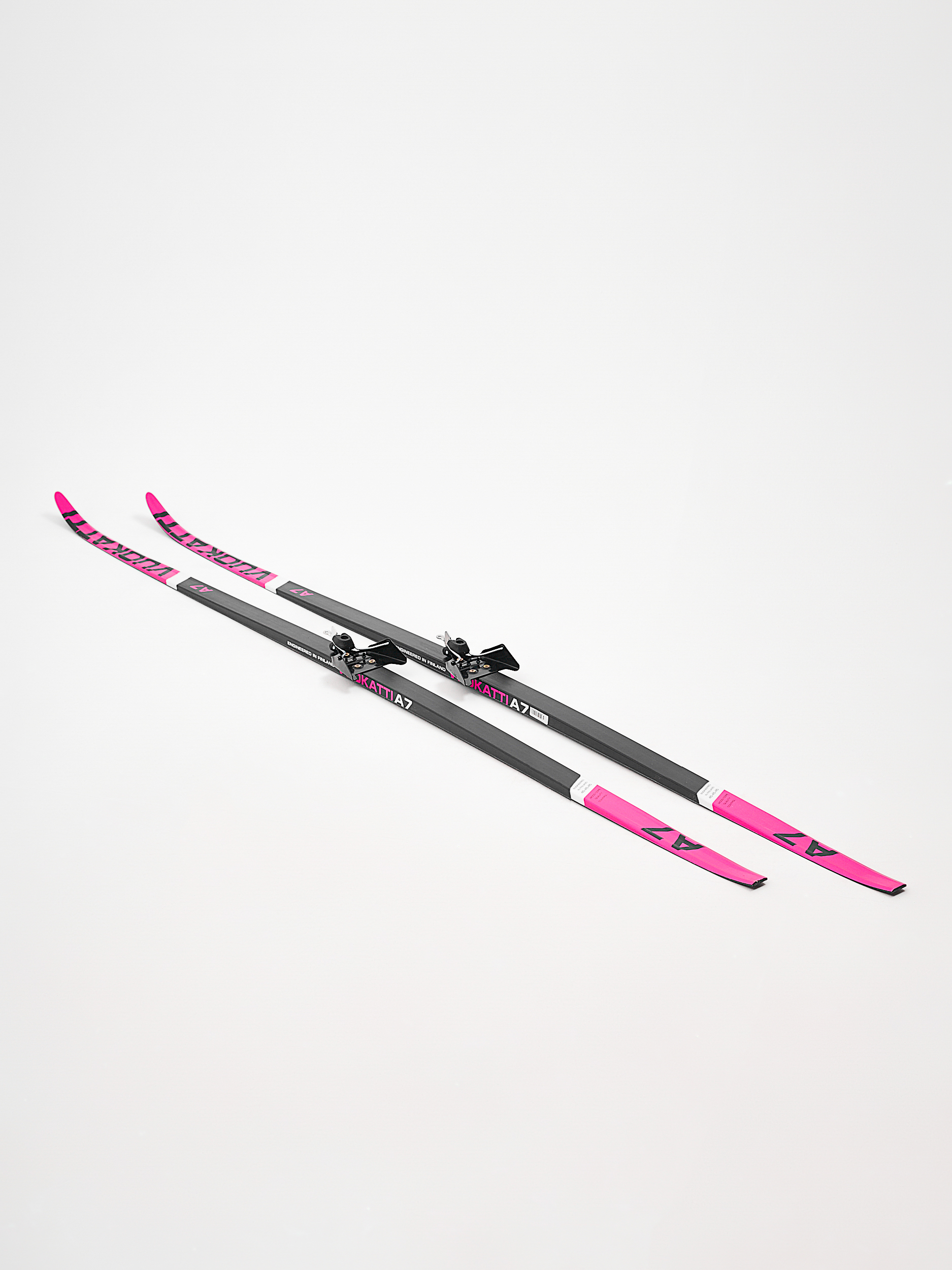 

Лыжный комплект VUOKATTI с креплением 75 мм Wax цвет Black/Magenta 195 см, Розовый;черный;белый, 75 мм Wax