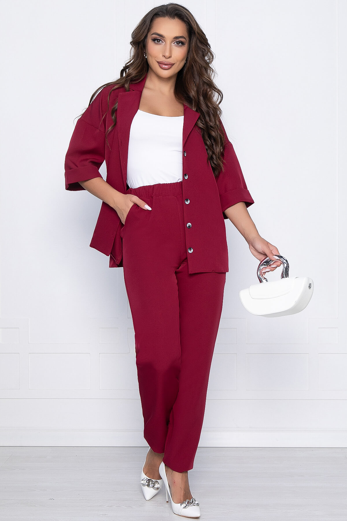 

Костюм женский LT Collection Ирвин красный 50 RU, Ирвин