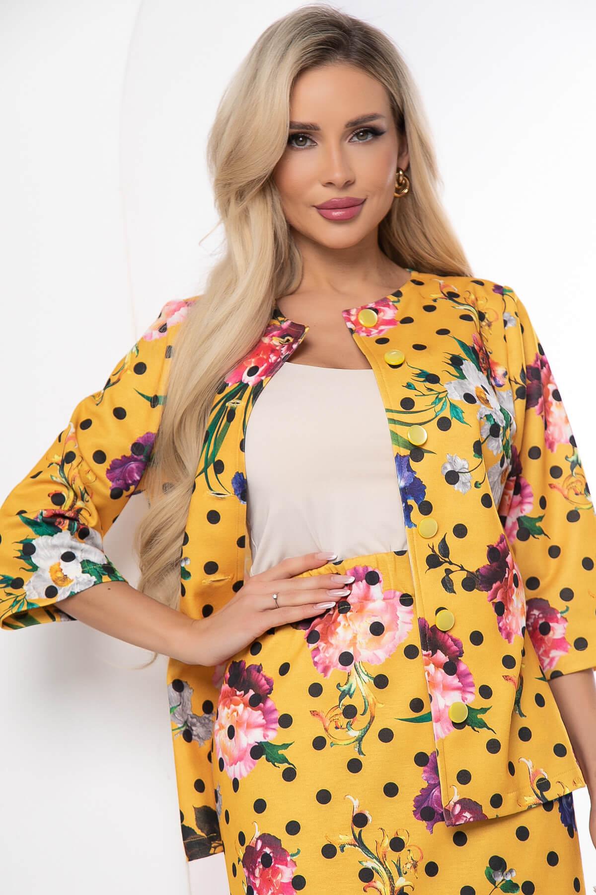 

Жакет женский LT Collection Цветочная сказка желтый 44 RU, Цветочная сказка