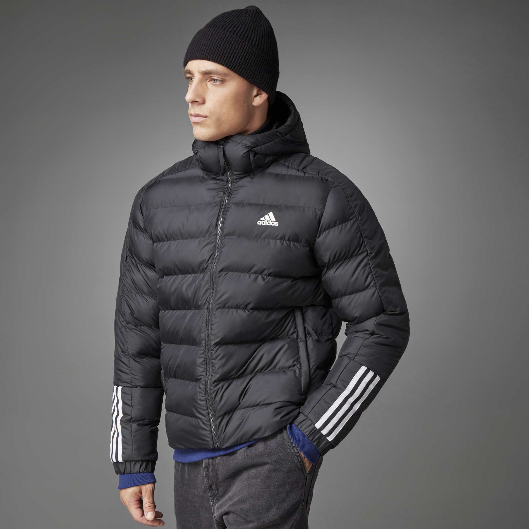 

Куртка мужская Adidas GT1674 черная XS, GT1674