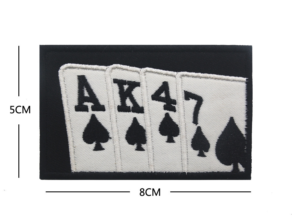Шеврон вышитый Kamukamu на липучке Покер V00789 белые карты