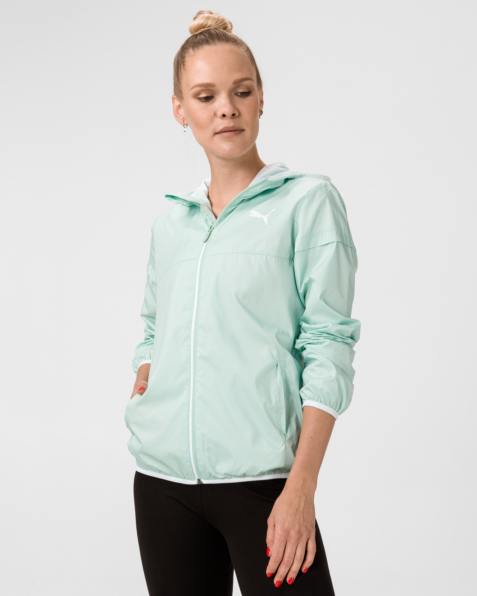 

Спортивная ветровка женская PUMA 58125432 голубая XS, 58125432